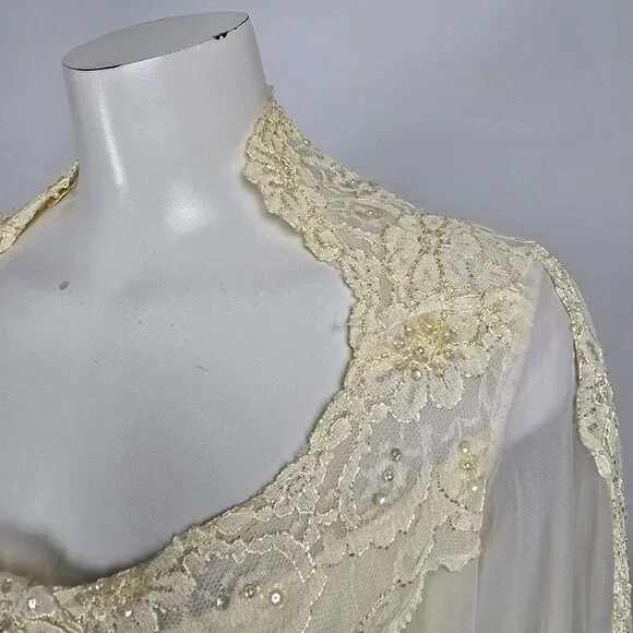 Vintage Bridallue Cream Ruffle Lace Wedding Gown Size S - Picture 3 of 13